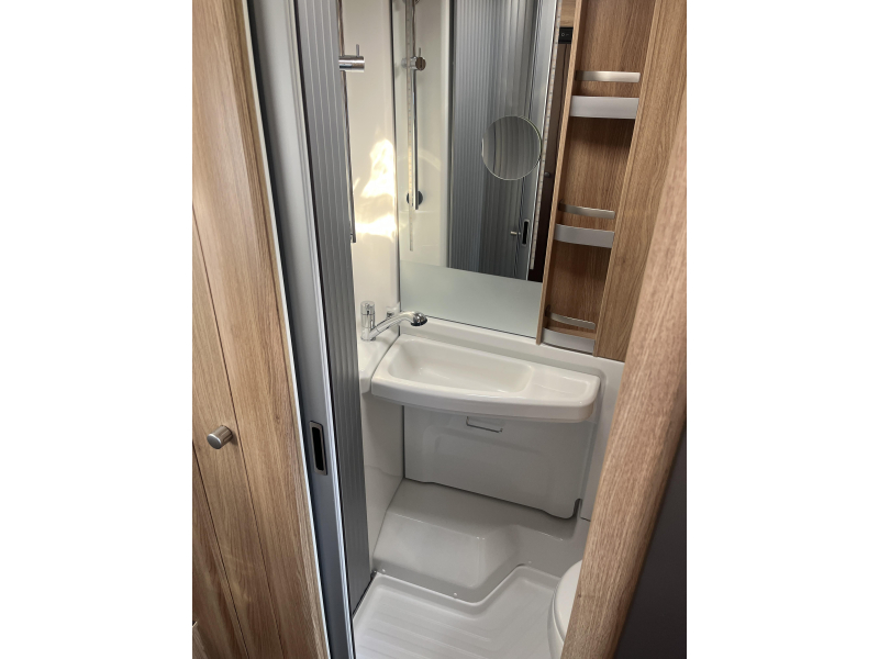 Knaus Sky TI 650 MEG Platinum Selection - Dakairco - Zonnepaneel  foto: 18
