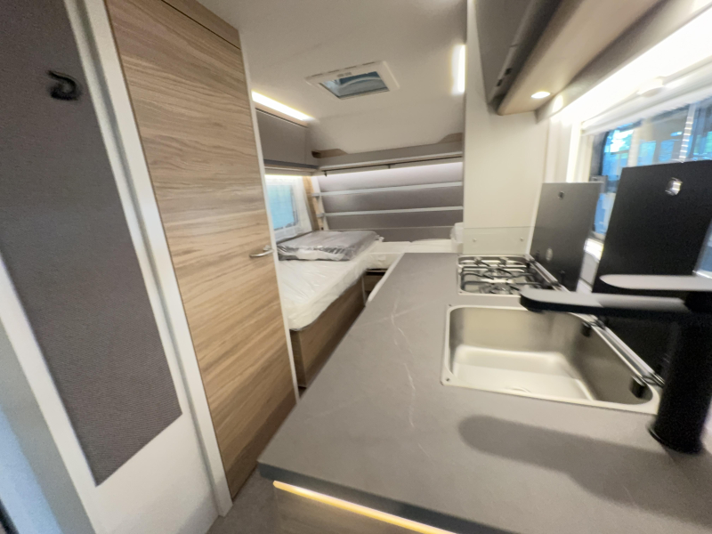 Dethleffs Nomad 460 EL enkele bedden / buitengas  foto: 12