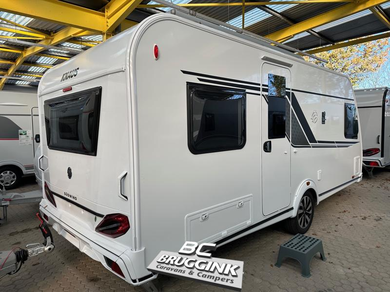 Knaus Sudwind Black Selection 500 FU Frans Bed Vloerverwarmin  foto: 1