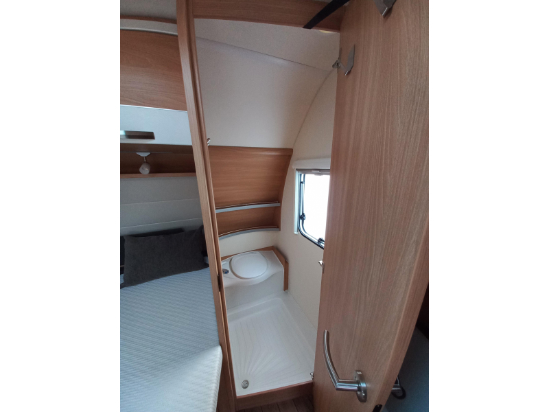 Knaus Sudwind Silver Selection 450 FU mover-cassette-GFK-etc  foto: 12