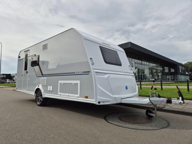Knaus Sport Platinum 500 QDK Stapelbed en garagedeur  foto: 4