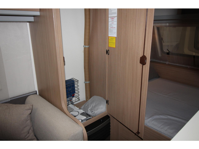 Adria Aviva Lite 390 PS Mover,Voortent,Fietsenrek  foto: 9