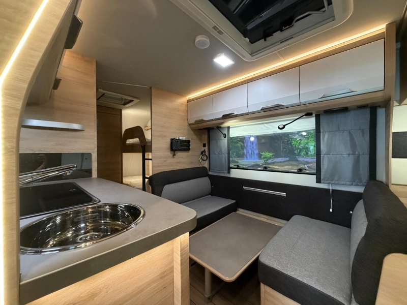 Knaus Sudwind Black Selection 500 QDK stapelbed / dwarsbed  foto: 7