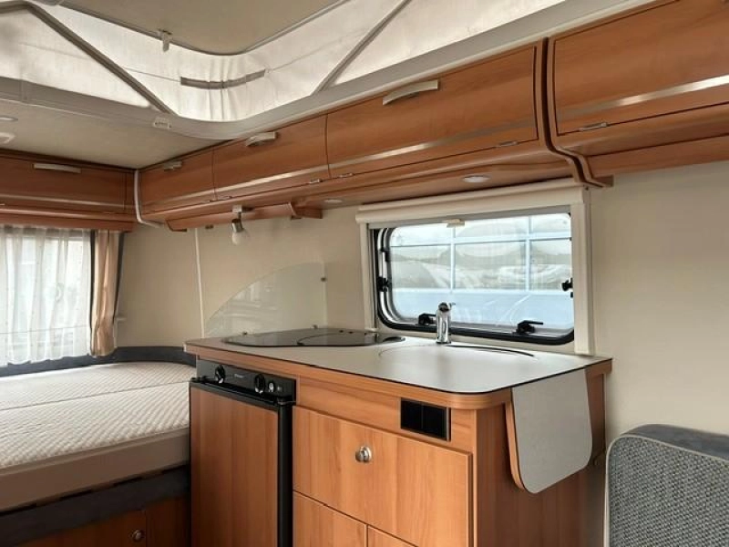 Eriba Touring Triton 418 UNICO VOORTENT  foto: 5