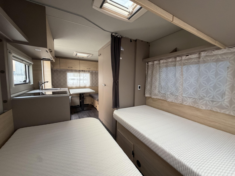 Weinsberg CaraCito 470 EU Enkele bedden  foto: 13