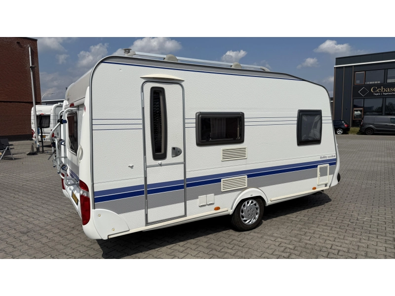 Hobby Excellent 410 SFE frans bed treinzit toilet  foto: 13