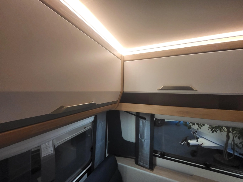 Knaus Sudwind Black Selection 460 EU mooi compleet af fabriek  foto: 12