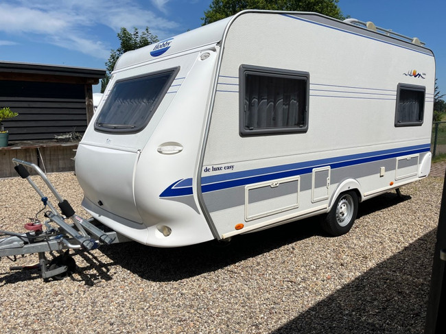 Hobby 450 De Luxe Easy vast bed , rondzit