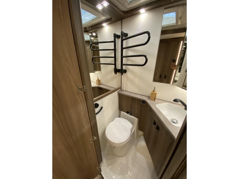 Kabe Royal 560 GLE Model 2027  foto: 17