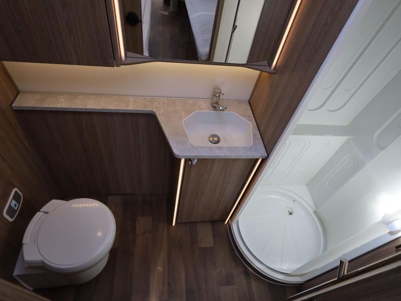 Kabe Imperial 740 TDL FK King Size o.a.dakairco levelsysteem  foto: 14