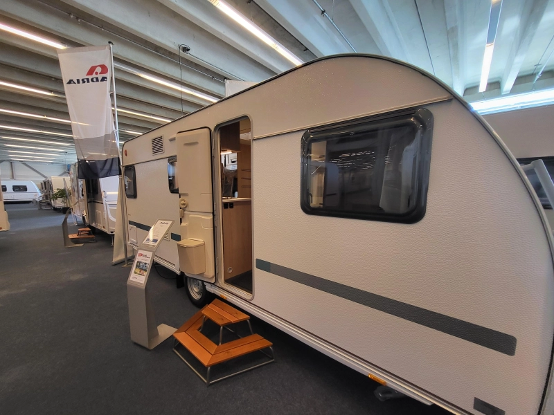 Adria Aviva 522 PT uit voorraad leverbaar  foto: 1