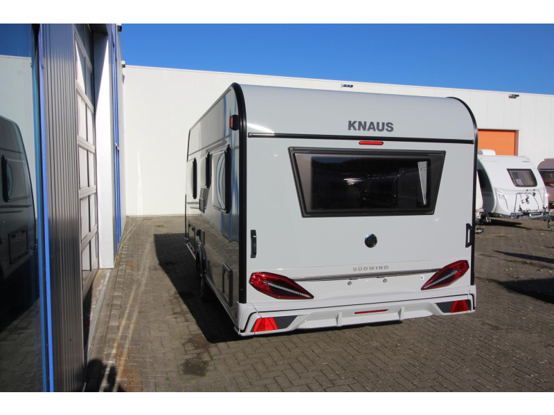Knaus Sudwind Black Selection 450 FU Modeljaar 2027  foto: 4