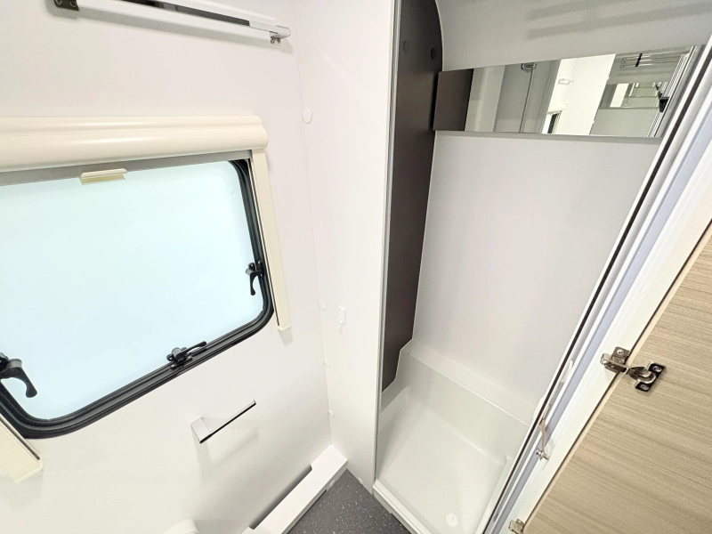 Adria Altea 552 PK voortent / 3 stapelbedden  foto: 7