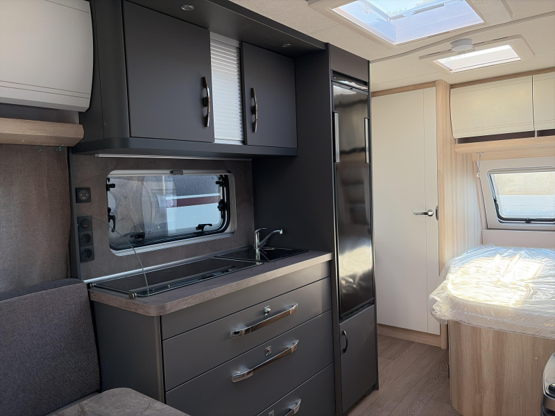 Hobby De Luxe 460 UFE Model 2027  foto: 6