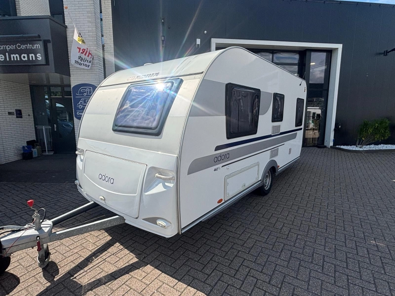 Adria Adora 462 PU voortent, fietsenrek.  foto: 3