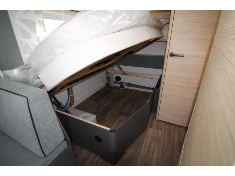 Fendt Apero Activ 390 FH Frans bed & eindkeuken!  foto: 17