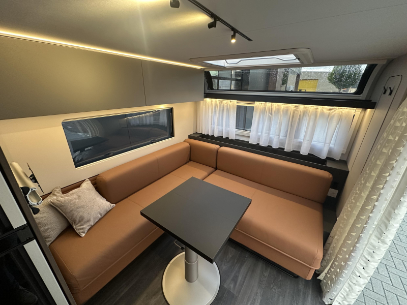 Adria Astella 754 DP Exclusief in Nederland  foto: 9