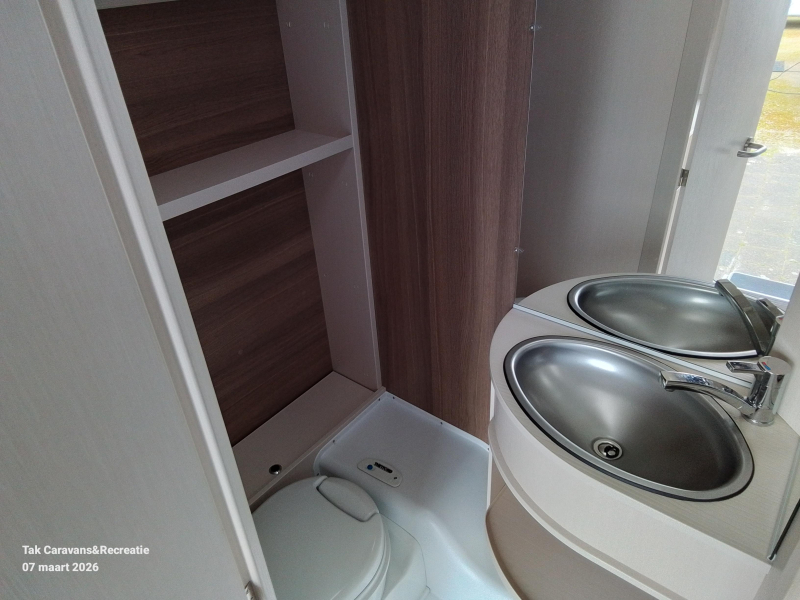 Dethleffs C'Joy 420 QSH Compleet met dwars bed  foto: 8