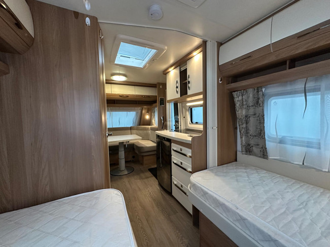 Hobby De Luxe 460 LU foto: 21