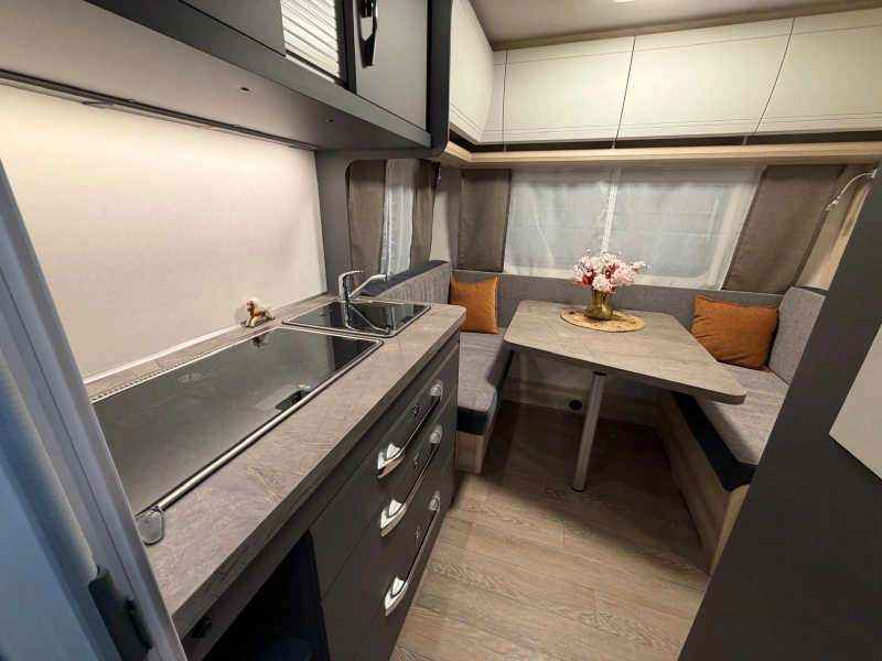 Hobby De Luxe 400 SFE ACTIEPRIJS!  foto: 1