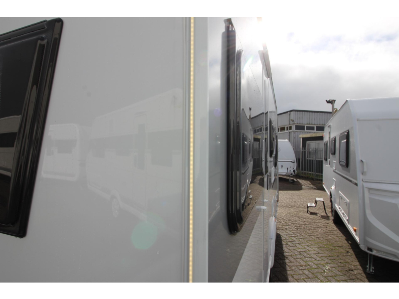Knaus Sport 460 EU Enkele bedden & GFK dak!  foto: 23