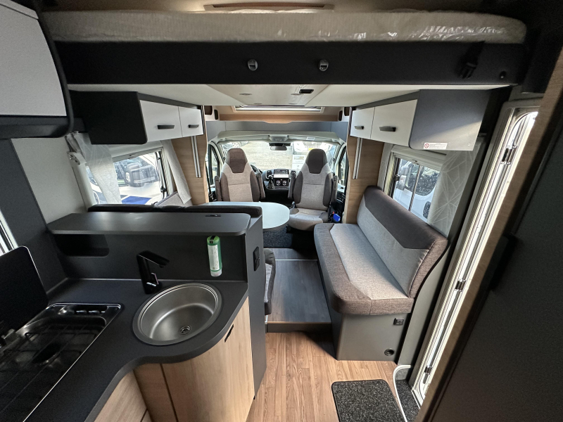 Knaus L!ve Wave 650 MF AUTOMAAT + HEFBED  foto: 2