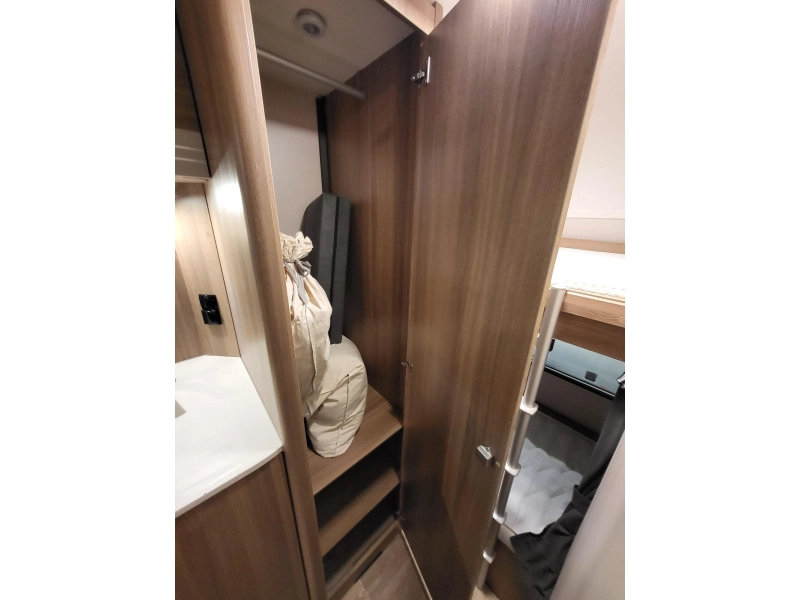 Dethleffs C'Joy 410 LK inclusief Dorema voortent  foto: 8