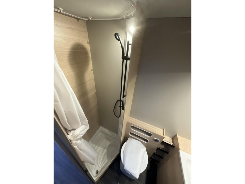 Weinsberg CaraLife 500 QDK STAPELBED-AIRCO  foto: 12
