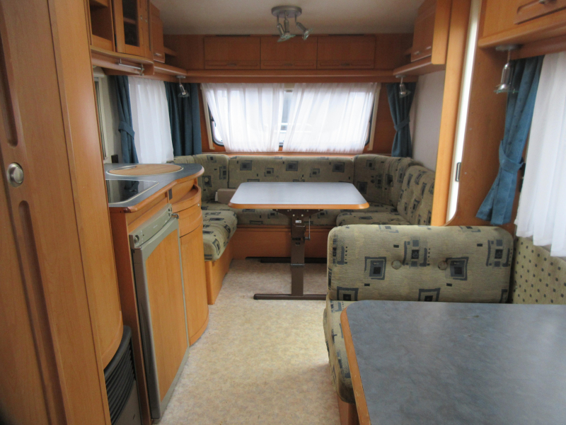 Adria Unica B 502 UK 5 PEROONS MET STAPELBED  foto: 3