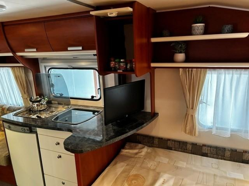 Chateau Calista 450 FHU mover,voortent,luifel  foto: 5