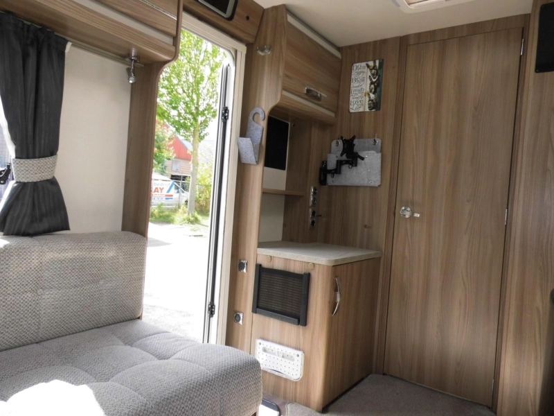 Sprite Cruzer 520 SR Mover, Airco en luifel  foto: 8