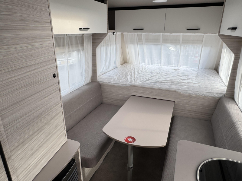 Dethleffs C'Joy 480 QLK Stapelbed met 3 bedden 