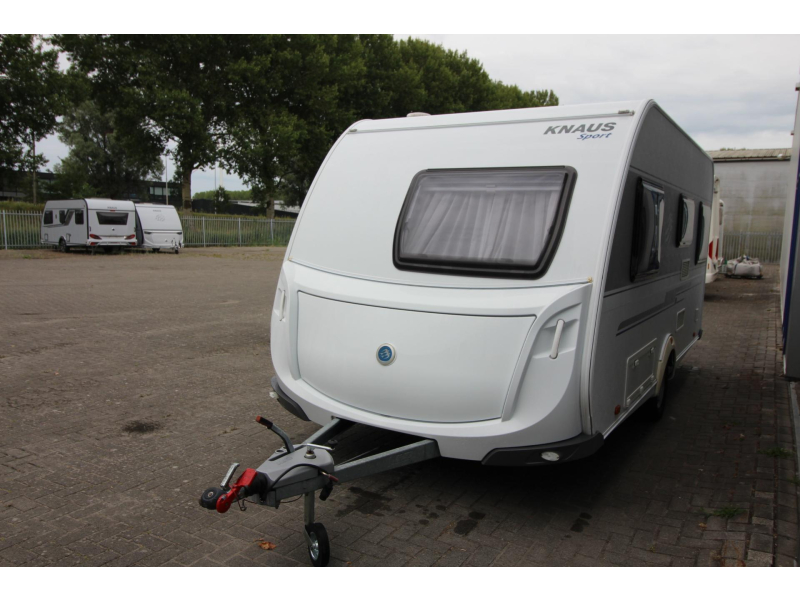 Knaus Sport 450 FU Rondzit, Voortent,  foto: 4