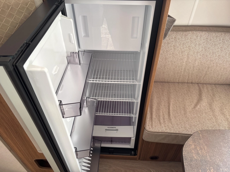 Eriba Touring 642 Ventura Legend Wit/Zilver  foto: 11