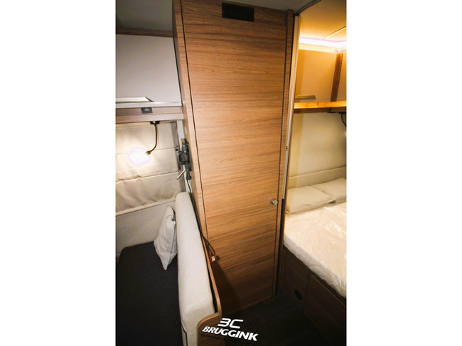 Knaus Sport E-Power Selection 400 QD DWARS BED 210CM AIRCO foto: 11