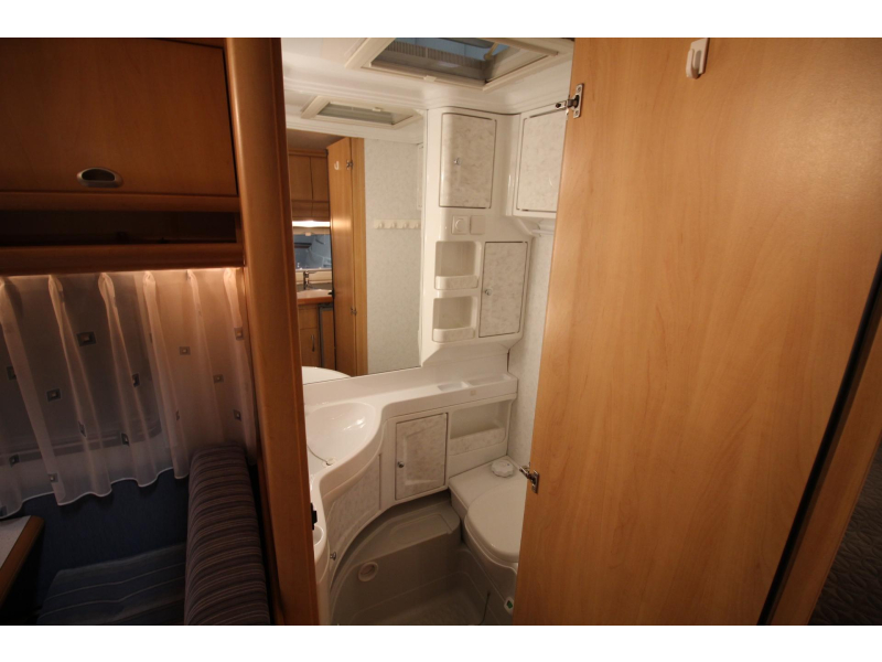 Hobby De luxe Easy 450 UB Mover, Voortent + luifel,  foto: 14
