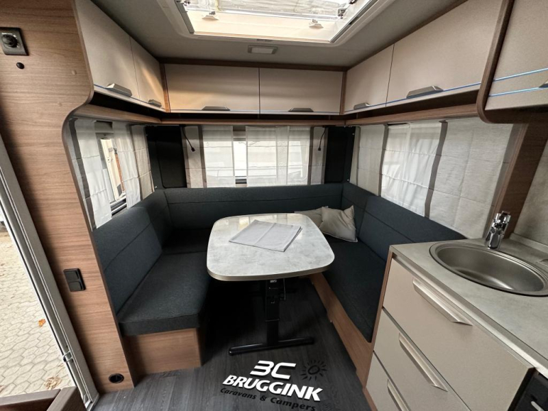 Knaus Sport 450 FU FRANS BED Vloerverwarming 