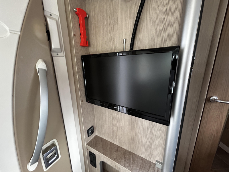 Bürstner Nexxo 580 T Hefbed/2015/5.8M/Euro-5  foto: 24