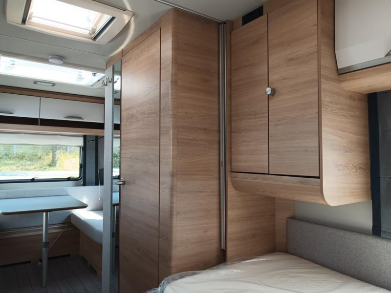 Knaus Sudwind Black Selection 460 EU  foto: 7