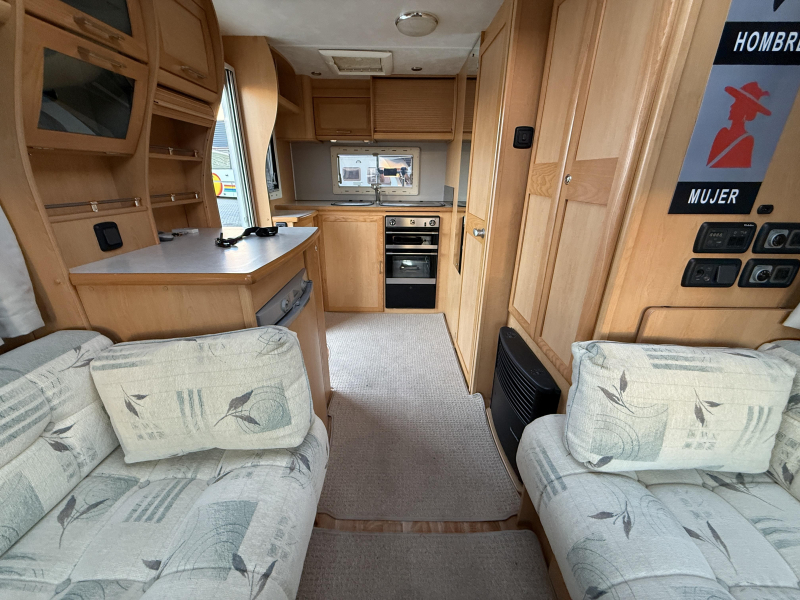 Elddis Odyssey 432 Enkele bedden, Mover Tent  foto: 11