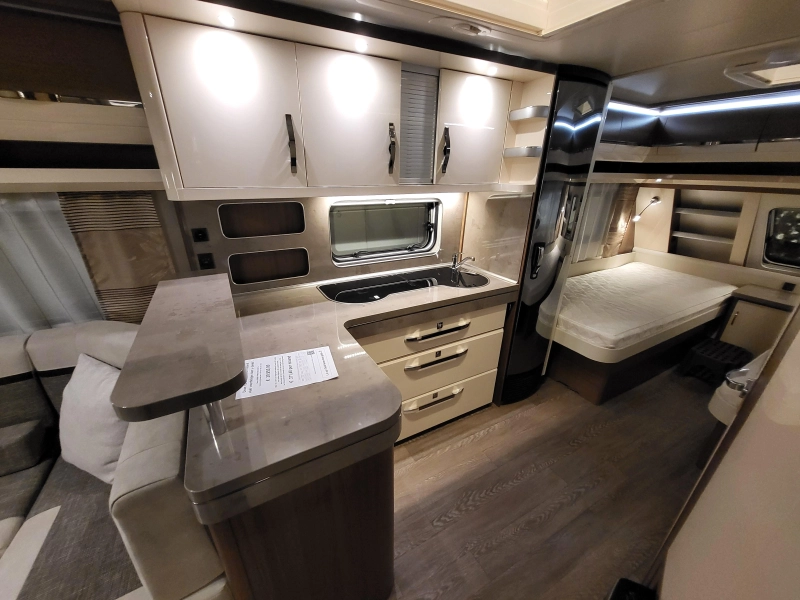 Hobby Prestige 620 CL mover, voortent, fietsenr  foto: 10