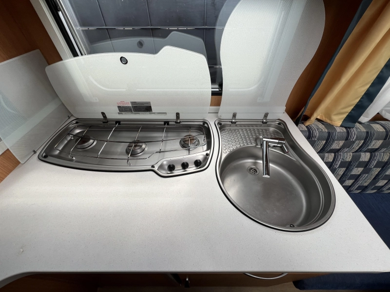 Knaus Sport Premium Line 450 FU Isabella Voortent Mover  foto: 5
