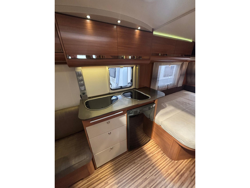 Adria Adora 462 PU voortent, fietsenrek.  foto: 7