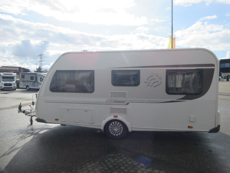 Knaus Sudwind 450 FU MOVER EN VOORTENT  foto: 21