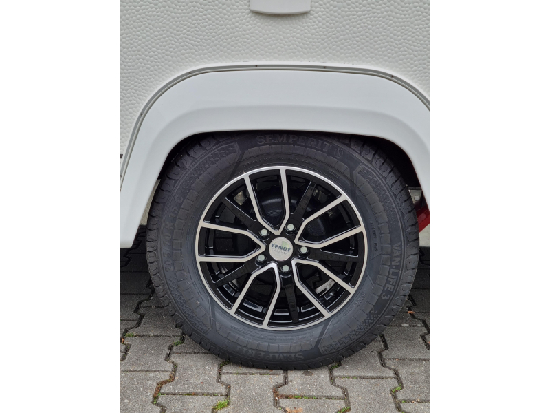 Fendt Tendenza 465 SFB 1800 kg - Vloerverwarming  foto: 20