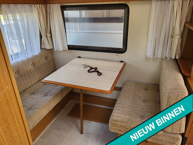Hobby 420 Prestige incl. voortent foto: 6