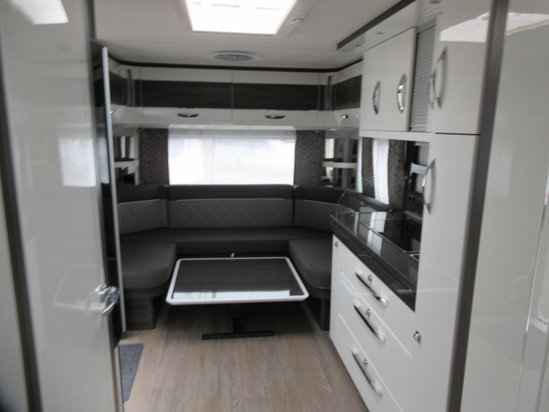 Hobby Prestige 560 UL RONDZIT HOGE KOELKAST  foto: 15