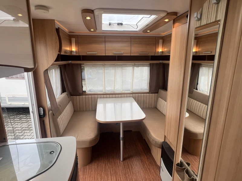 TEC Travel King 470 E zit enkele bedden toilet 