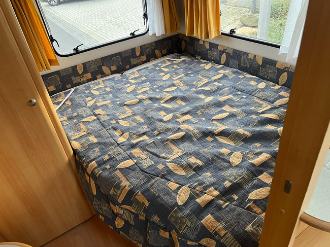 HOME-CAR Racer Spirit 45 | Fietsenrek | Voortent | Fransbed | Kachel | Dinnete foto: 18