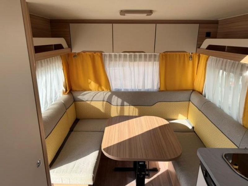Weinsberg CaraTwo 450 FU mover voortent fransbed  foto: 10